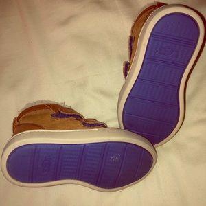 Toddler uggs size 8c. Great condition